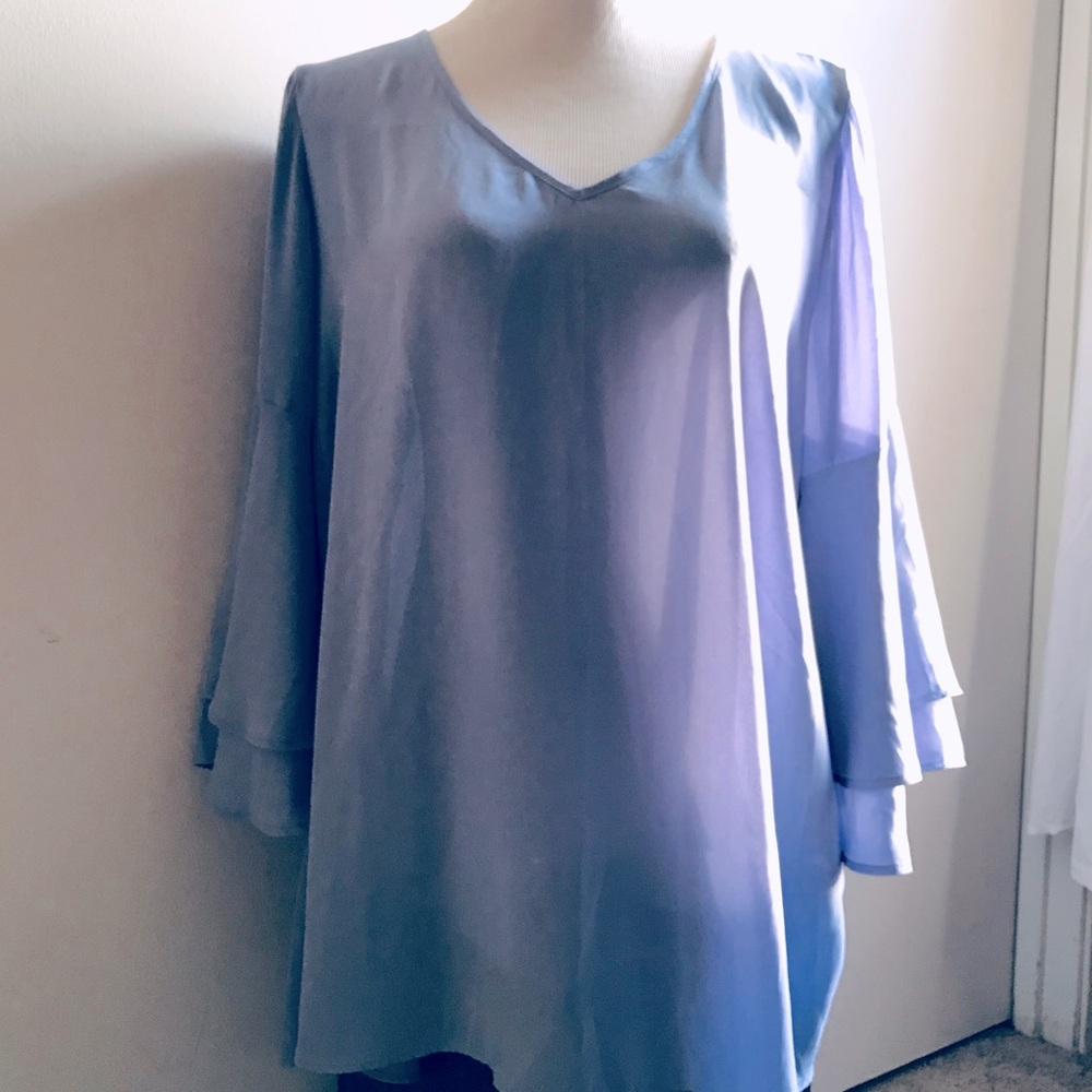 Avenue V-Neck Periwinkle Lightweight Tiered Sleeve Women's Blouse 18/20